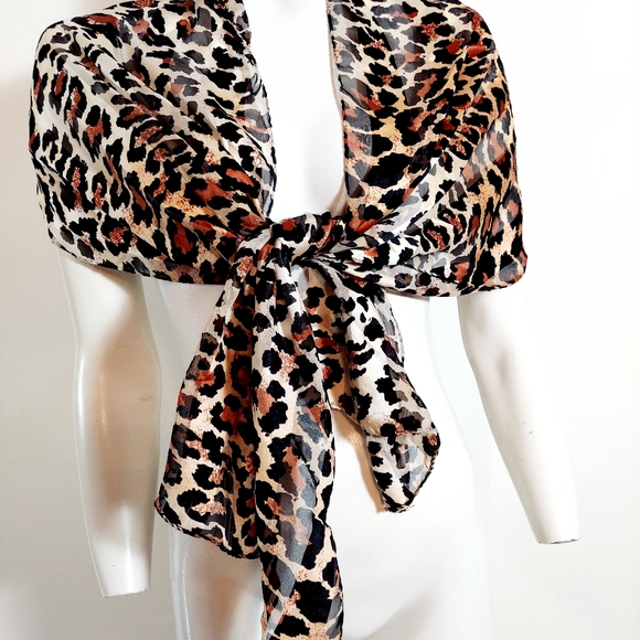 SOLD 🦋 vintage silk chiffon sheer leopard scarf - Picture 10 of 16